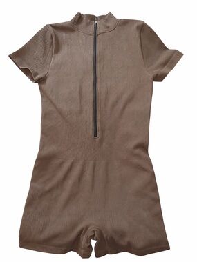 Ribbed Short Sleeve Zipper Romper in Brown